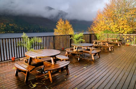 Deck fence cleaning